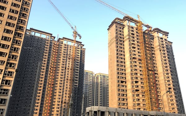 不動産開発大手が資金不足で開発を中断したマンション（5日、山西省太原市）