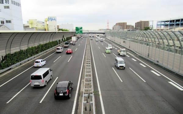 東日本高速道路（NEXCO東日本）が管理する京葉道路。有料道路として、かつては単独で債務の返済計画を立てていた。しかしその後、他の路線とのプール制に組み込まれ、無料開放の予定時期が何度も延期された（写真：日経クロステック）
