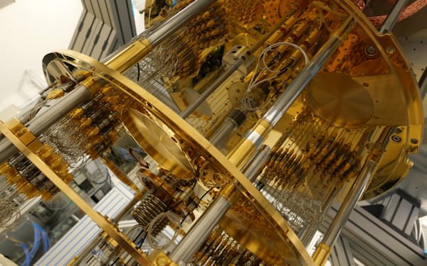 理研の「国産初号機」の量子コンピューター。クレジットは「理研RQC」