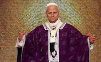 ローマ教皇レオ14世は「戦争を引き起こす者は平和を選びなさい」と語っていた=ロイター
