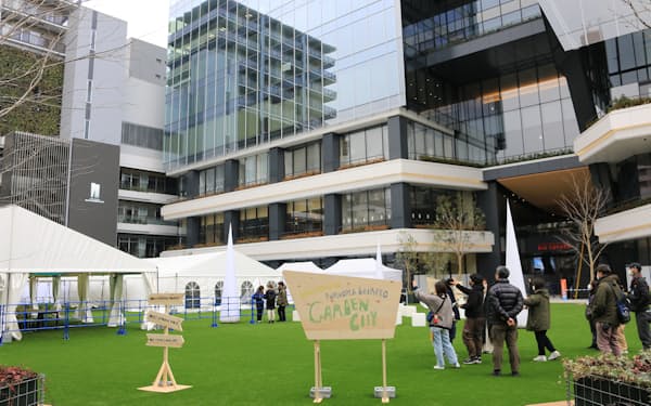 福岡大名ガーデンシティの広場は一般に開放してイベントスペースにする（20日、福岡市）