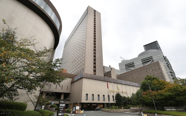 ロイヤルホテルが土地と建物を売却すると発表したリーガロイヤルホテル（大阪市）