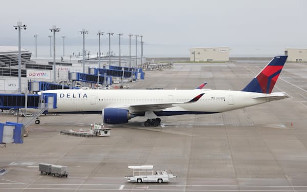 中部国際空港に駐機するデルタ航空の旅客機（2022年7月）
