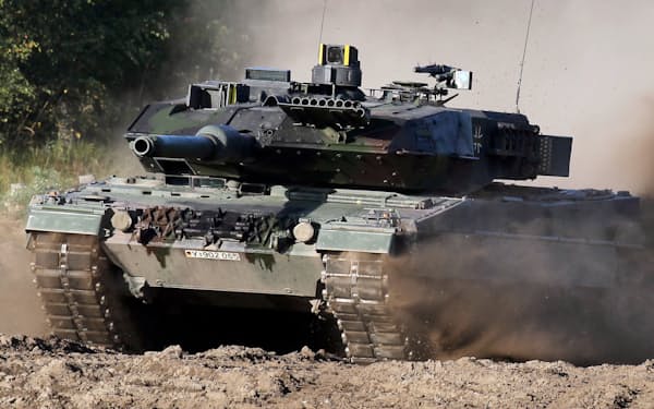 ドイツ製主力戦車「レオパルト2」（写真はドイツ軍、2011年）=AP