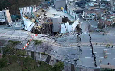 事故発生後の航空写真。韓国の京畿道光明市で2025年4月11日に発生(写真:韓国国土交通省)