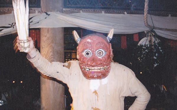 蓮花寺の「鬼踊り」に登場する「赤鬼」（1999年）
