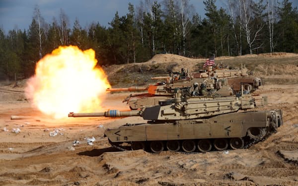 米国がウクライナへの供与を決めた主力戦車「エイブラムス」＝ロイター