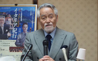 神戸市室内管弦楽団音楽監督の鈴木は「補助金打ち切りは打ち切っていただきたい」と訴えた