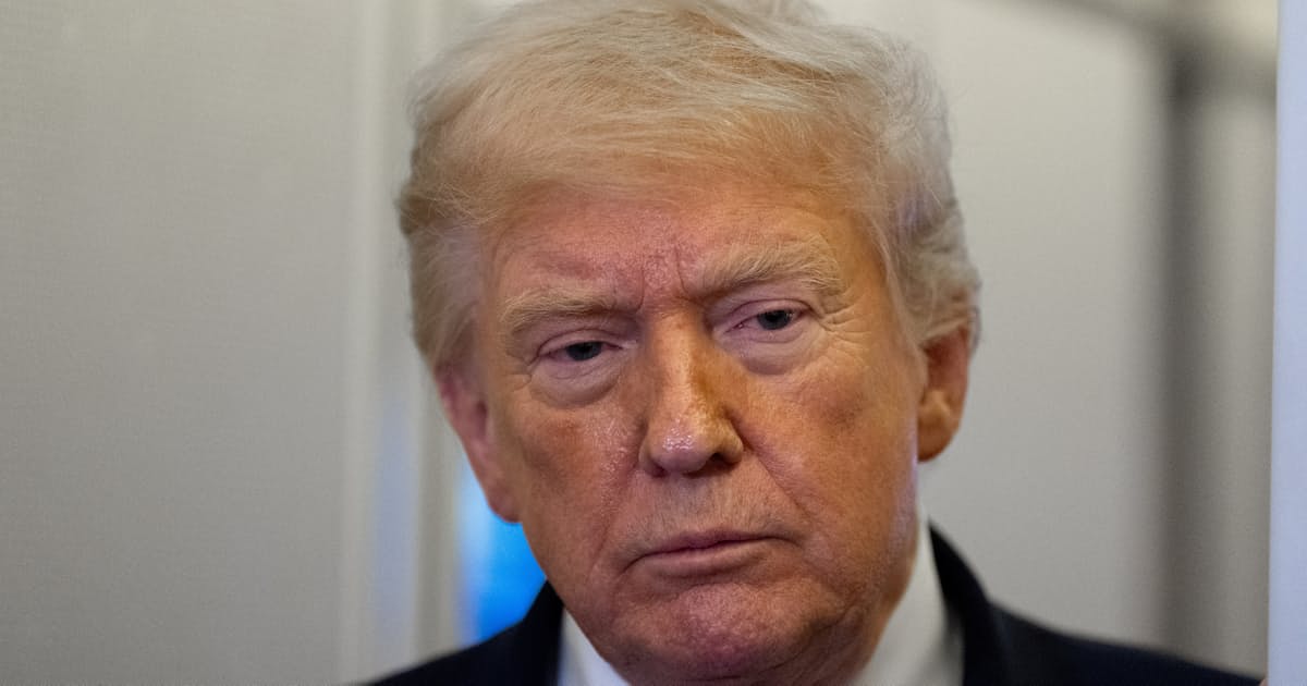 トランプ氏「イランの貨物船を拘束」 海上封鎖の突破試みたと主張 - 日本経済新聞