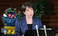 市場は高市政権の積極財政姿勢をなお注視する(15日、首相官邸)
