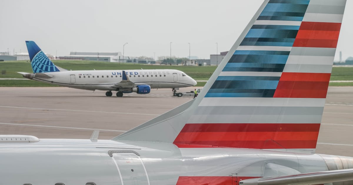 ユナイテッド+アメリカン、航空大合併構想が波紋 トランプ氏は反対 - 日本経済新聞