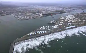 津波注意報が出された北海道苫小牧市の沿岸部(4月20日午後6時19分)=共同 津波注意報が出された北海道苫小牧市の沿岸部(4月20日午後6時19分)=共同