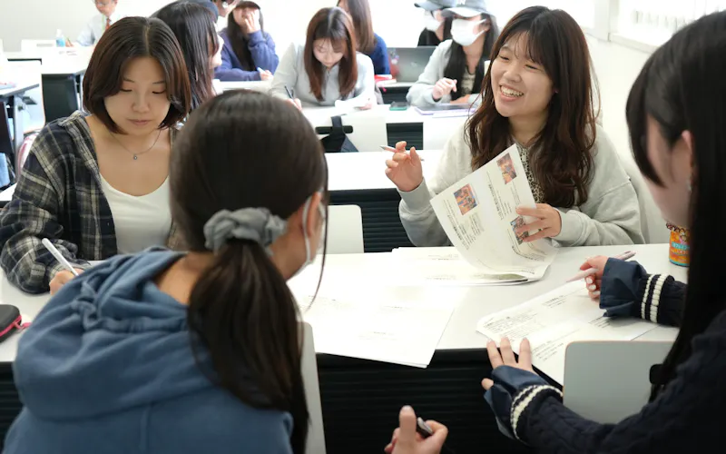 学生たちはビジネスと人権の両立について考えた(昭和女子大学世田谷キャンパス)=同大学提供 学生たちはビジネスと人権の両立について考えた(昭和女子大学世田谷キャンパス)=同大学提供