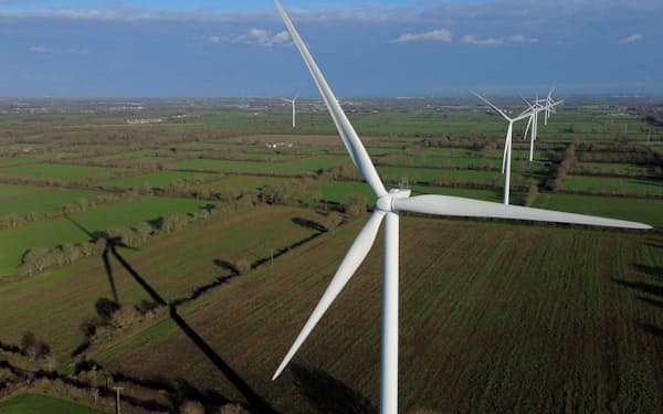 世界で再生可能エネルギーの普及が進む（フランスの風力発電施設）＝ロイター