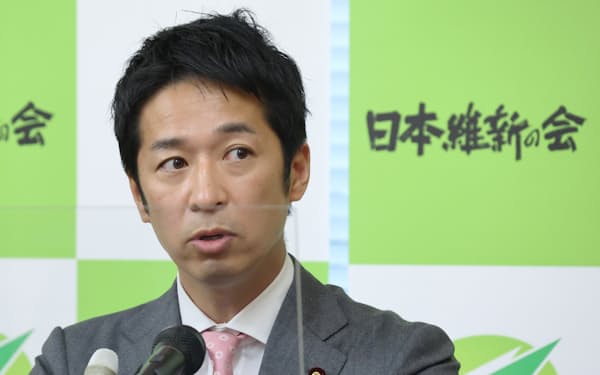 記者会見する維新の藤田文武幹事長（2022年9月）
