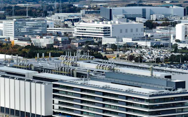 TSMC熊本工場(左手前、熊本県菊陽町)周辺には半導体産業が集積