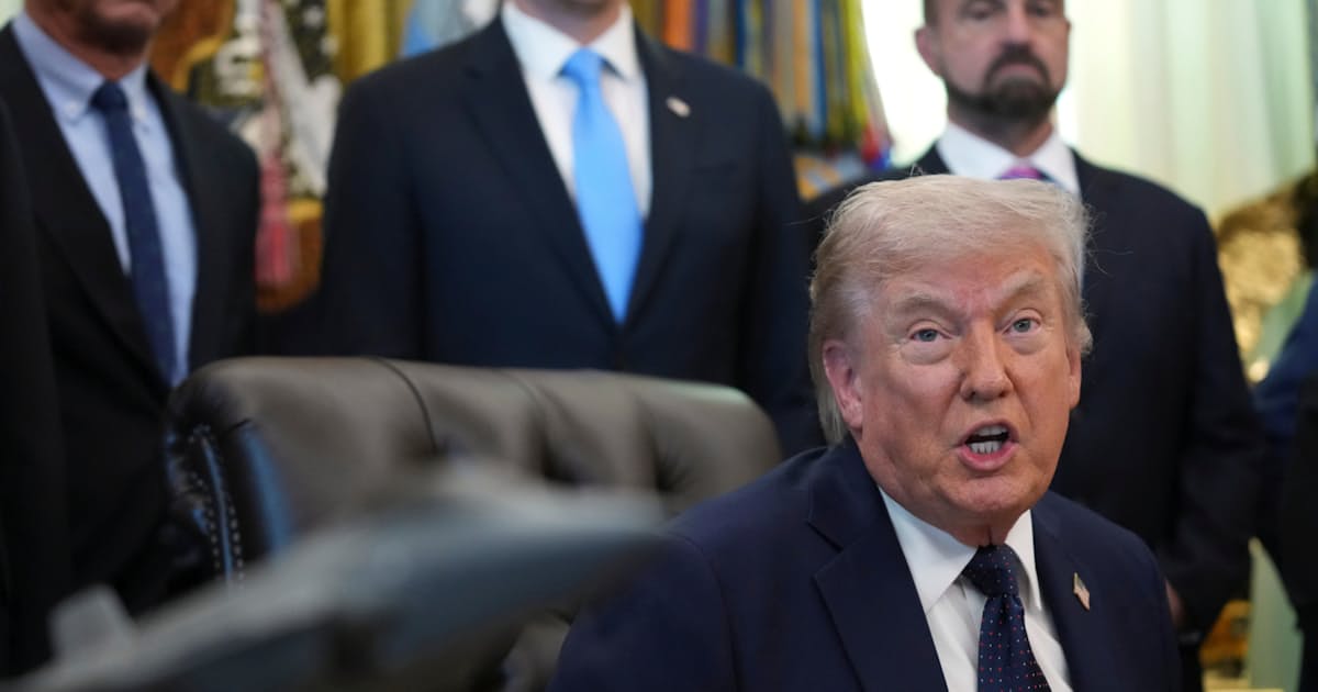 「蚊の艦隊」がホルムズ海峡に機雷 トランプ氏、イランに撃沈を警告 - 日本経済新聞