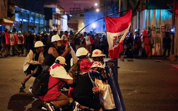 ペルーの反政府デモの影響で非鉄鉱山の稼働率が落ちている（ロイター）