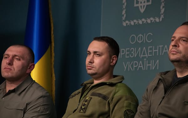 ウクライナ国防省のブダノフ情報局長（中央、2022年9月）＝ゲッティ共同