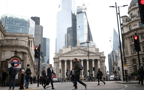 ロンドンの金融街シティー=ロイター