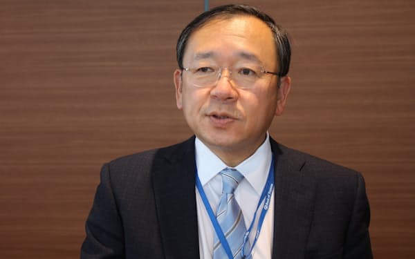 大澤氏は日銀、外資系コンサル会社を経て12年にフィーモ設立。日銀出身の前頭取との縁で富山銀取締役に