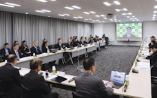 給付付き税額控除、二兎を追う条件 費用対効果の見極め焦点