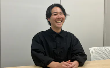 93年生まれ。ライター、インタビュアー。海外在住の日本人と旅行者をマッチングするロコタビ(東京・千代田)に入社、500人以上の海外在住者と交流。