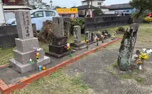 宮崎市木花地区にある島山地区では、外所地震供養碑が50年ごとに新設される(宮崎市) 宮崎市木花地区にある島山地区では、外所地震供養碑が50年ごとに新設される(宮崎市)