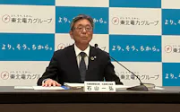 東北電の石山社長は「仮にいま数字を出しても大きく変わる可能性がある」と説明した(30日、仙台市)
