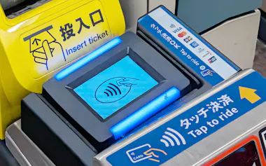 クレジットカードのタッチ決済に対応した自動改札機