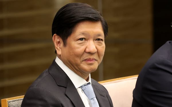 投資誘致に意欲的なフィリピンのマルコス大統領（9日、首相官邸）