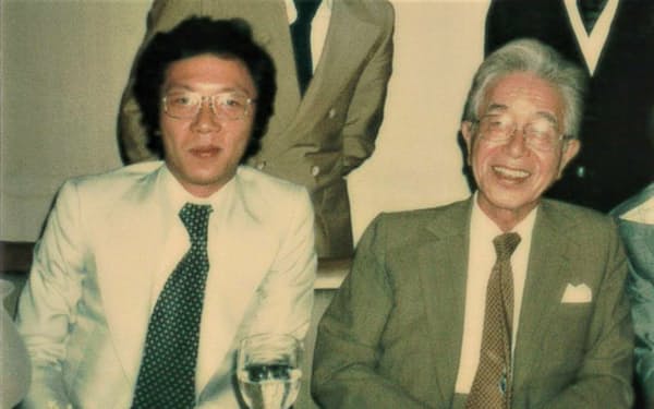 古垣さん（右）と（1974年）