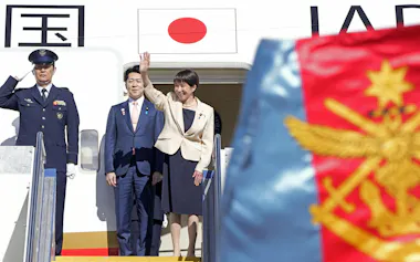 ベトナム、オーストラリア訪問を終え、帰国の途に就く高市首相(5日、キャンベラ)=共同