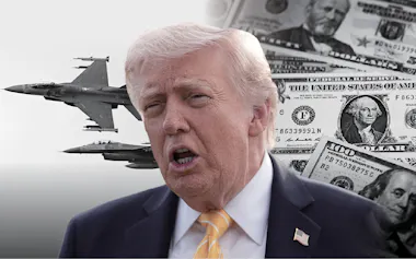 トランプ米大統領、背景は米軍機とドル紙幣=NIKKEI montage /AP