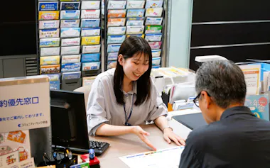 午後は予約客のみ店頭で対応する(写真は京都市下京区の本店の予約優先窓口)