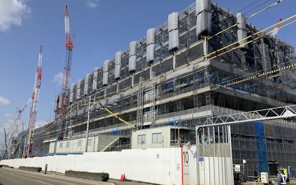 工事が進むTSMC新工場では、建物の形も見えてきた（熊本県菊陽町）