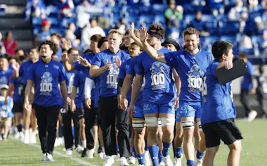 BL東京に圧勝した埼玉の選手ら(9日、熊谷ラグビー場)=共同