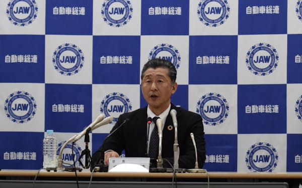 自動車総連の金子晃浩会長は足元のインフレを踏まえて「例年と異なる交渉になる」と話した（15日、東京都港区）