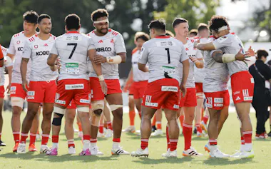 東京ベイに勝利し、喜ぶ神戸フィフティーン(10日、スピアーズえどりくフィールド)=共同