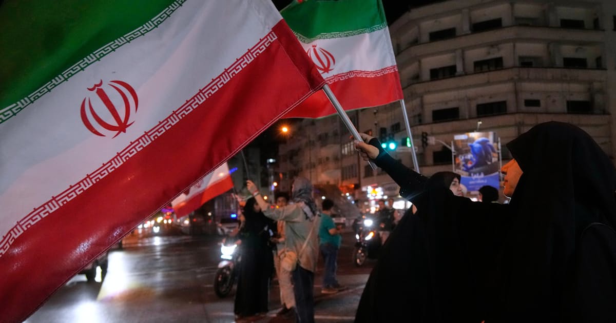 イランが米国案に回答、核など溝か トランプ氏「全く受け入れられぬ」 - 日本経済新聞