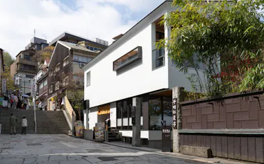 石段街の建物の2階には、大利根漬がオープンする「伊香保 梅の手仕事屋」が入る