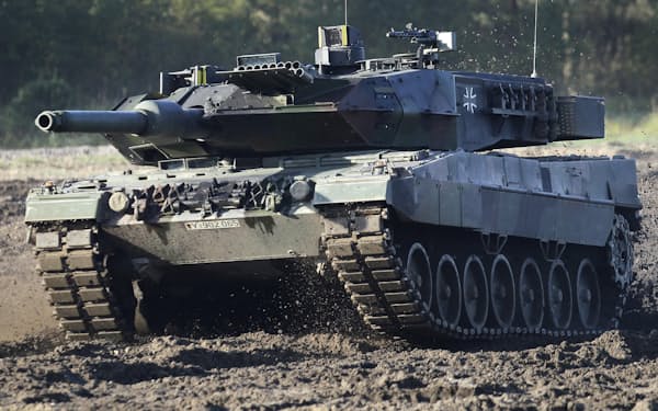 ドイツ製主力戦車レオパルト２（2011年9月、ドイツ・ミュンスター）=ＡＰ