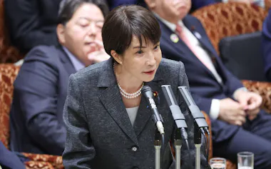 参院決算委員会で答弁する高市首相(11日午前)