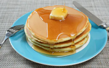 重曹とヨーグルトを使ったホットケーキ=大岡 敦撮影