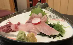 「くしぜん別誂え まめぜん」ではコイを目当てに来店する客が増えた(5月上旬、福島県郡山市) 「くしぜん別誂え まめぜん」ではコイを目当てに来店する客が増えた(5月上旬、福島県郡山市)