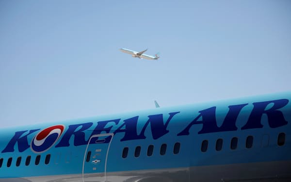 大韓航空はアシアナ航空の買収を計画している＝ロイター