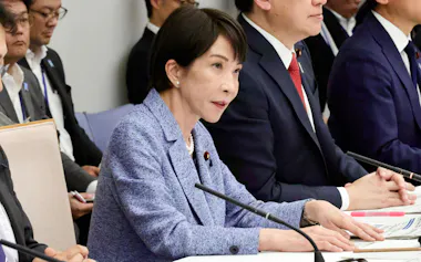 中東情勢に関する関係閣僚会議で発言する高市首相(12日、首相官邸)