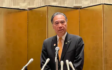 5選出馬を表明する長野県の阿部守一知事(13日、長野市)