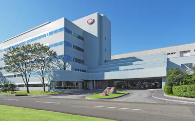 亀田製菓の本社(新潟市)