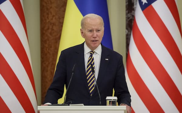 バイデン米大統領はウクライナ支援継続を強調した（20日、キーウ）＝ロイター